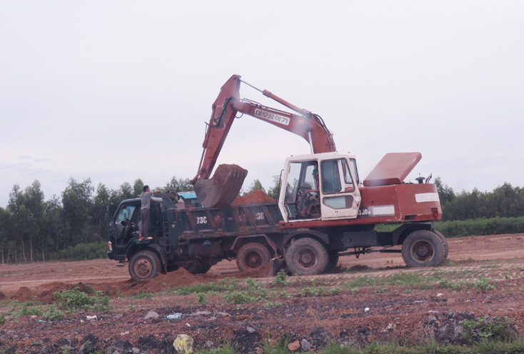 Dư luận phản ánh tình trạng lợi dụng cải tạo đất để khai thác đất trái phép vẫn diễn ra nhiều nơi trên địa bàn tỉnh ta.