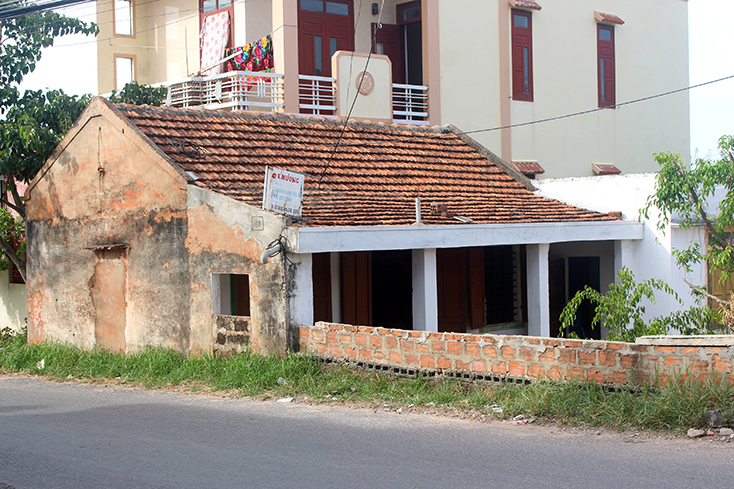 Ngôi nhà cấp 4 nằm bên đường Nguyễn Thị Định của gia đình ông Nguyễn Thanh sau một thời gian dài vướng quy hoạch treo nay đã có thể sửa chữa, làm mới.