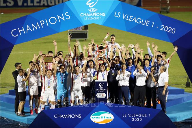  Đội Viettel đăng quang ngôi vô địch quốc gia LS V.League 2020. Ảnh: Thanh Vũ/TTXVN