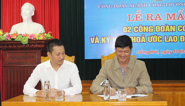 CĐCS Công ty TNHH du lịch Phong Nha Heritage ký kết thỏa ước lao động tập thể.
