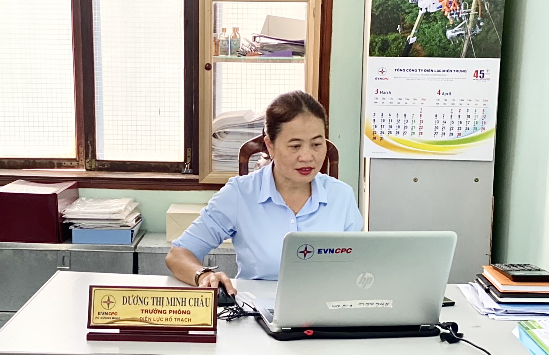  Bằng sự nhiệt tình, năng nỗ trong công việc, chị Dương Thị Minh Châu đã góp phần không nhỏ nâng cao hiệu quả sản xuất kinh doanh của Điện lực Bố Trạch.