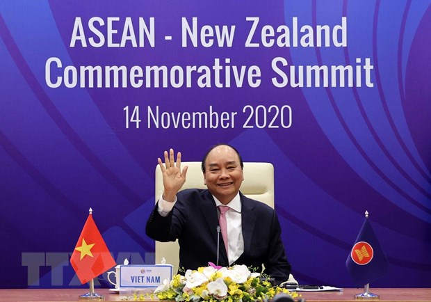 Thủ tướng Nguyễn Xuân Phúc, Chủ tịch ASEAN 2020 đồng chủ trì hội nghị tại điểm cầu Hà Nội. (Ảnh: Thống Nhất/TTXVN)