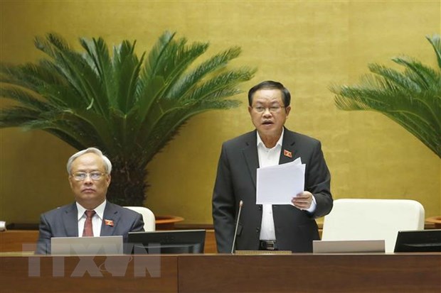 Phó Chủ tịch Quốc hội Đỗ Bá Tỵ phát biểu kết luận phiên họp. (Ảnh: Doãn Tấn/TTXVN)