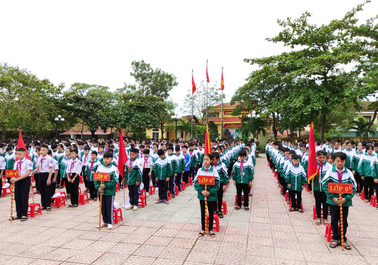  Học sinh Trường THCS Kiến Giang trong một hoạt động ngoại khóa.