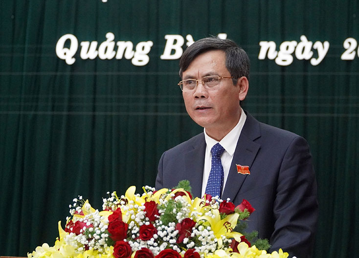 Đồng chí Chủ tịch UBND tỉnh Trần Thắng phát biểu nhận nhiệm vụ