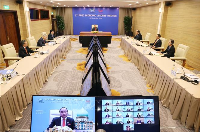 Thủ tướng Nguyễn Xuân Phúc tham dự hội nghị tại điểm cầu Hà Nội. Ảnh: Thống Nhất/TTXVN