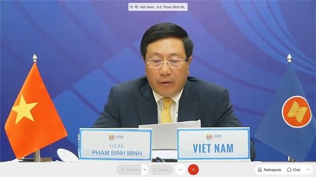 Phó Thủ tướng, Bộ trưởng Bộ Ngoại giao Phạm Bình Minh dự hội nghị trực tuyến. (Ảnh: ASEAN)