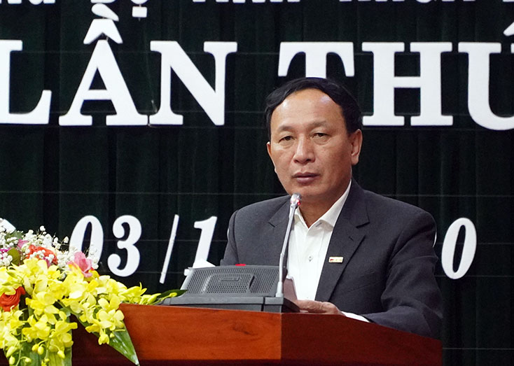 Đồng chí Trần Hải Châu, Phó Bí thư Thường trực Tỉnh ủy, Chủ tịch HĐND tỉnh trình bày báo cáo công tác xây dựng Đảng năm 2020, nhiệm vụ năm 2021.