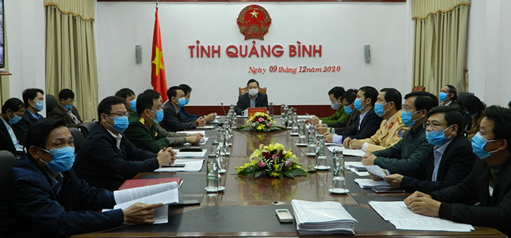 Đồng chí Nguyễn Tiến Hoàng, Phó Chủ tịch UBND tỉnh chủ trì hội nghị tại điểm cầu tỉnh Quảng Bình 