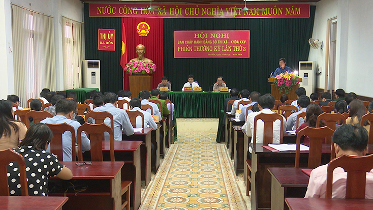 Toàn cảnh phiên họp thường kỳ lần thứ 3 của Ban Chấp hành Đảng bộ thị xã Ba Đồn khóa XXV.