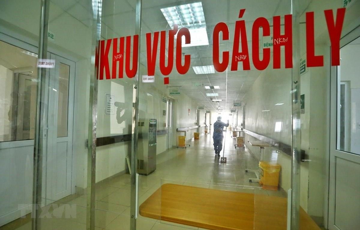 Khu vực cách ly bệnh nhân mắc COVID-19. (Ảnh: Minh Quyết/TTXVN)