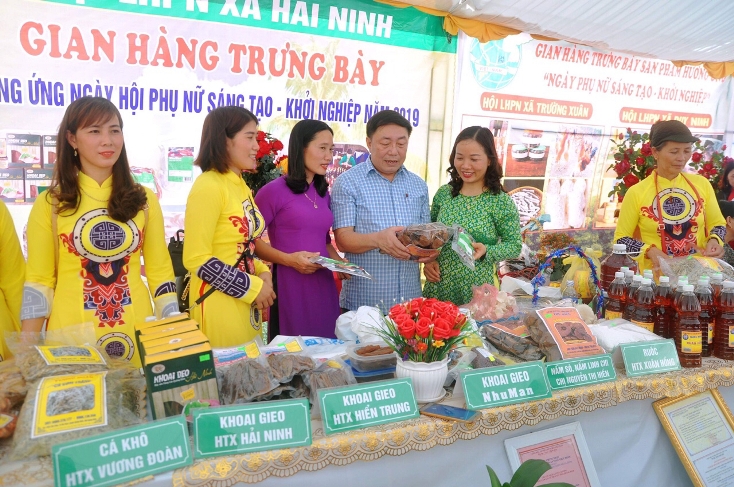 Nhiều chị em có năng lực chuyên môn, kinh nghiệm công tác đã trở thành những người lãnh đạo và quản lý giỏi. (Ảnh: Đ.V)