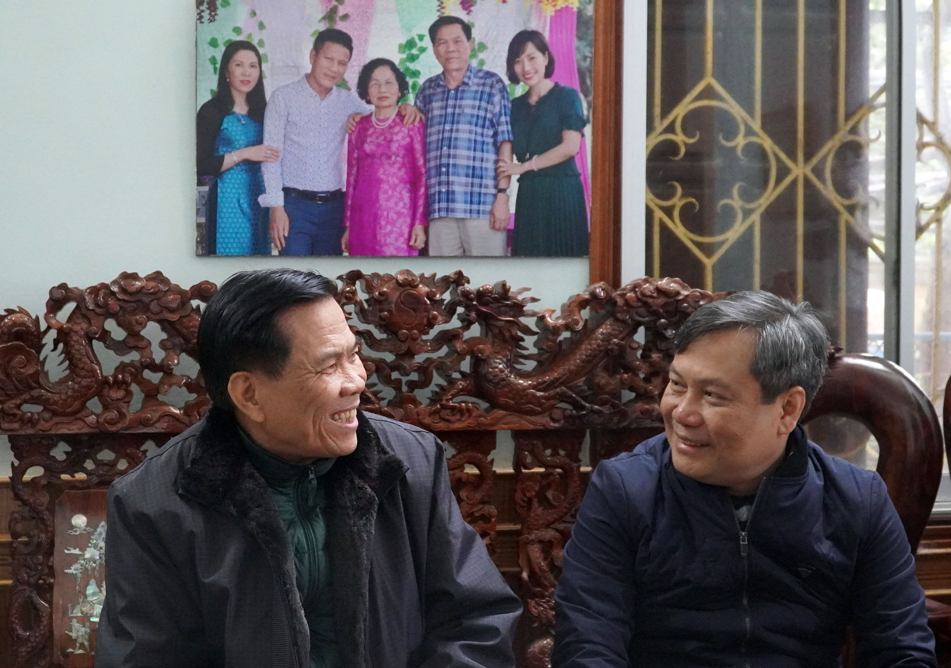 Đồng chí Bí thư Tỉnh ủy Vũ Đại Thắng thăm Trung tướng Phạm Hồng Thanh, nguyên  Phó Chủ nhiệm Tổng chục Chính trị.