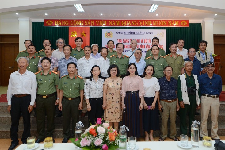  Văn nghệ sỹ Hội VHNT Quảng Bình tham gia trại sáng tác  