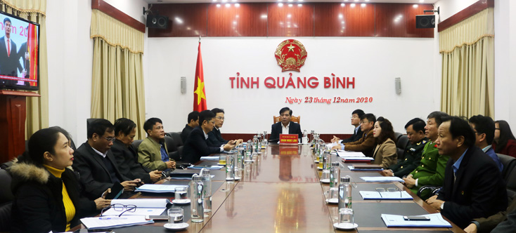 Đồng chí Đoàn Ngọc Lâm, Ủy viên Thường vụ Tỉnh ủy, Phó Chủ tịch Thường trực UBND tỉnh chủ trì tại điểm cầu trực tuyến Quảng Bình.
