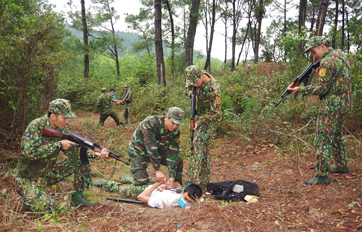 Phân đội BĐBP đánh bắt đối tượng vận chuyển ma túy có vũ trang ở khu vực biên giới.