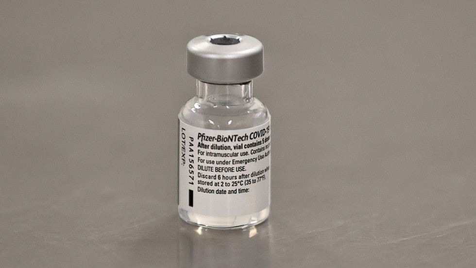 Vaccine ngừa COVID-19 do Pfizer/BioNtech bào chế. Ảnh: Reuters
