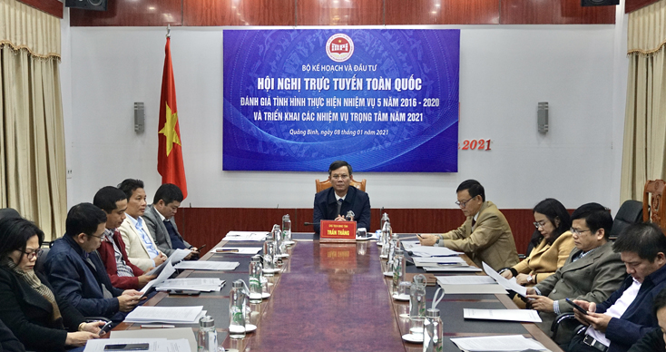 Đồng chí Trần Thắng, Chủ tịch UBND tỉnh chủ trì hội nghị tại điểm cầu tỉnh Quảng Bình.
