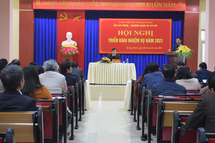 Đồng chí Hồ An Phong, Tỉnh ủy viên, Phó Chủ tịch UBND tỉnh phát biểu chỉ đạo hội nghị.