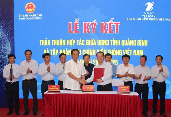 Lễ ký kết thỏa thuận hợp tác giữa UBND tỉnh Quảng Bình và Tập đoàn Bưu chính viễn thông Việt Nam giai đoạn 2020-2025.