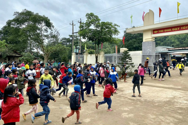 Các trường học ở huyện Minh Hóa đều đã đón học sinh trở lại học trong ngày 12-1.