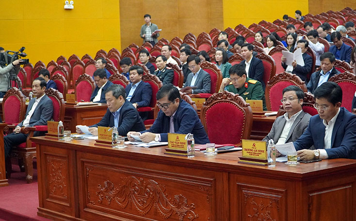 Đồng chí Bí thư Tỉnh ủy Vũ Đại Thắng và các đại biểu tại điểm cầu Quảng Bình.