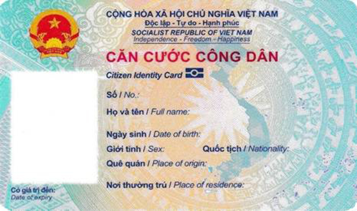  Mặt trước của Căn cước công dân có gắn chíp điện tử được thể hiện bằng hai ngôn ngữ Việt và Anh.