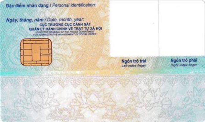   Mặt sau Căn cước công dân có gắn chíp điện tử. 