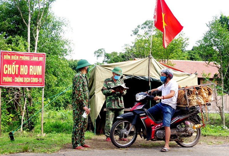 Chốt Ho Rum (thuộc xã Kim Thủy, huyện Lệ Thủy) luôn được cán bộ, chiến sĩ Đồn Biên phòng Làng Ho kiểm soát chặt chẽ, nghiêm ngặt.