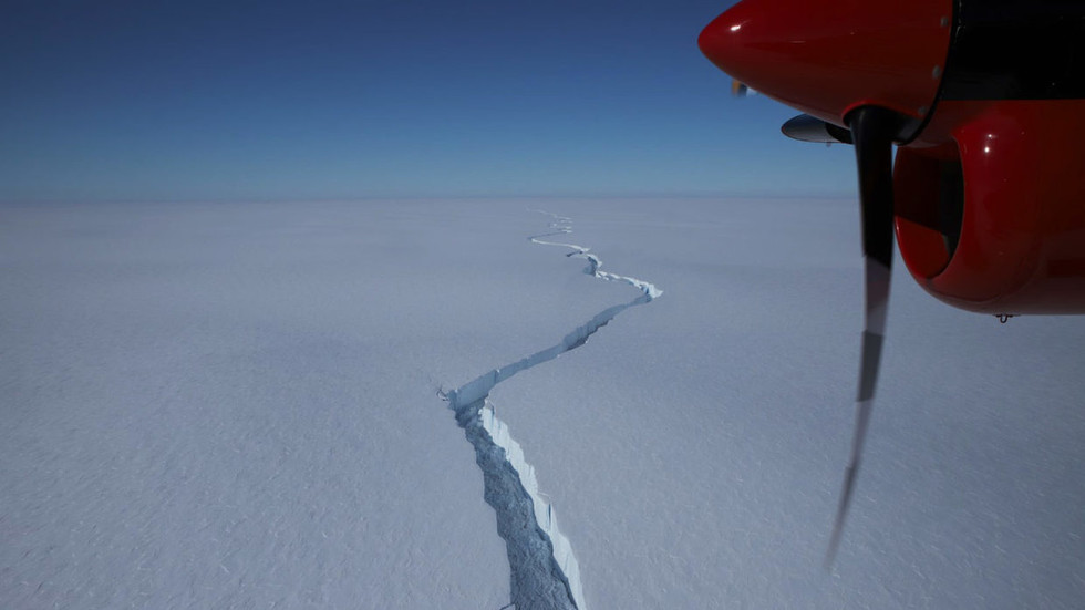 Tảng băng trôi khổng lồ có diện tích gấp 20 lần Manhattan tách khỏi Nam Cực