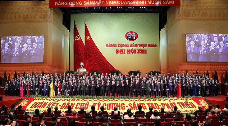 Ban Chấp hành Trung ương Đảng khoá XIII ra mắt Đại hội.