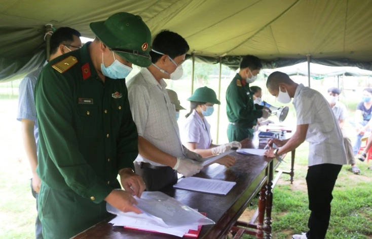 Lực lượng quân đội và y tế đã phối hợp triển khai tốt các nhiệm vụ cách ly y tế tập trung cho người dân.