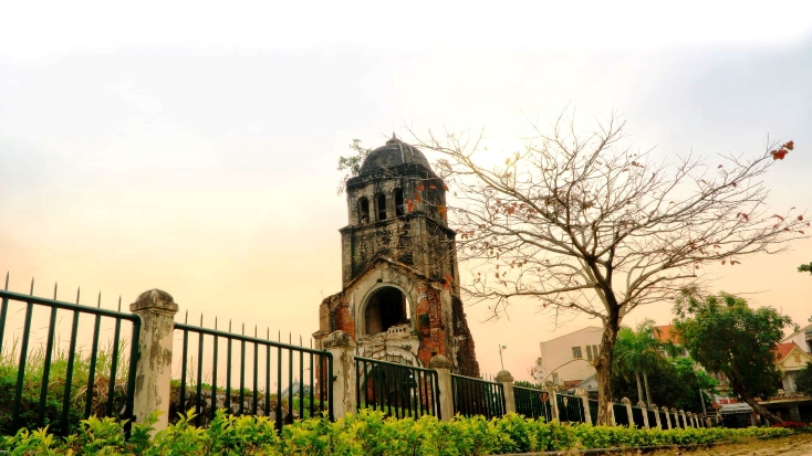 Di tích lịch sử, văn hóa, chứng tích chiến tranh Tháp chuông nhà thờ Tam Tòa.