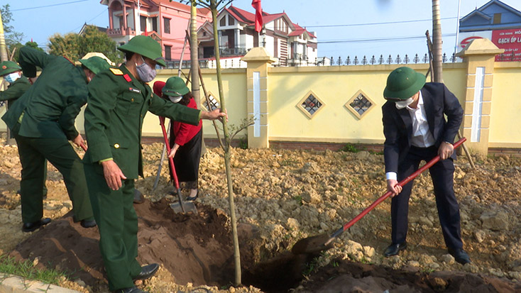 Đồng chí Trương An Ninh, Ủy viên Ban Thường vụ, Bí thư thị ủy tham gia Tết trồng cây  