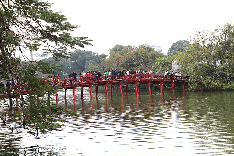  Hà Nội trưa chiều giảm mây hửng nắng.