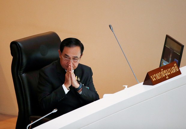  Thủ tướng Thái Lan Prayut Chan-o-cha tại phiên thảo luận về việc bỏ phiếu bất tín nhiệm Chính phủ ở Quốc hội ngày 16-2-2021. (Ảnh: EPA)