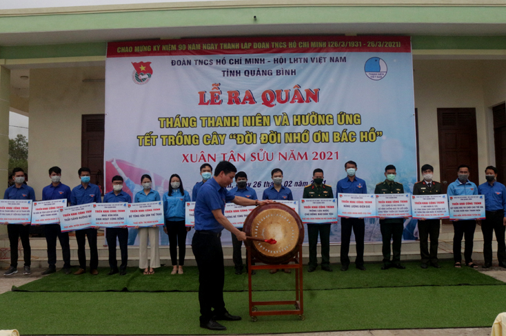 Đánh trống ra quân Tháng thanh niên.