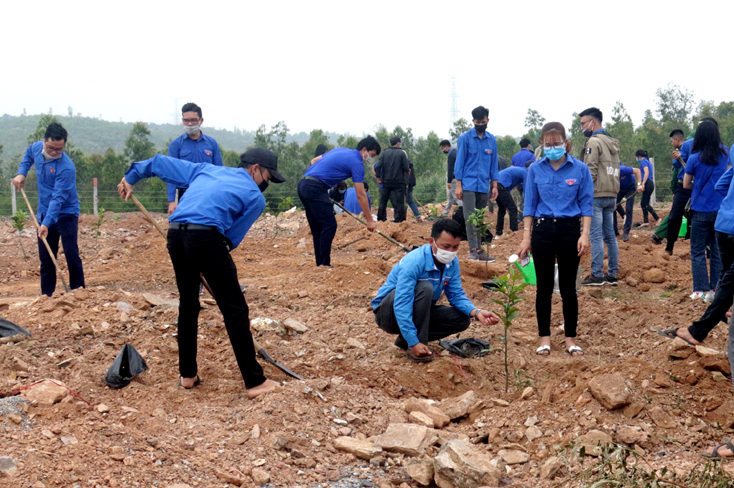 Đông đảo đoàn viên thanh niên hưởng ứng