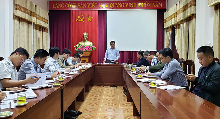 Đồng chí Phó Chủ tịch Thường trực UBND tỉnh Đoàn Ngọc Lâm phát biểu kết luận buổi làm việc với UBND huyện Minh Hóa. 