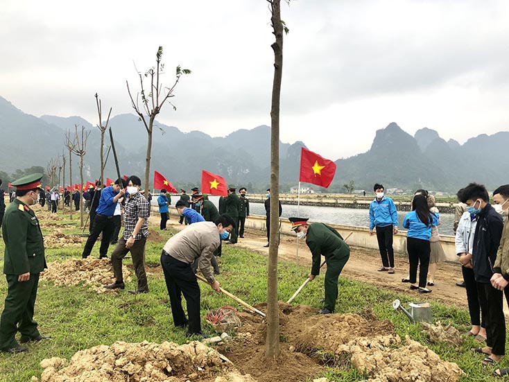 Các địa phương, đơn vị trên địa bàn huyện Minh Hóa hưởng ứng phòng trào Tết trồng cây “Đời đời nhớ ơn Bác Hồ” và chương trình trồng 1 tỷ cây xanh của Thủ tướng Chính phủ phát động.