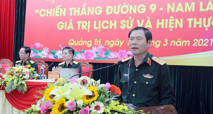 Thượng tướng Nguyễn Tân Cương, Ủy viên Ban Chấp hành Trung ương Đảng, Thứ trưởng Bộ Quốc phòng phát biểu khai mạc hội thảo.