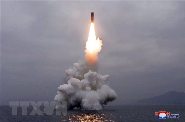 Một vụ phóng tên lửa của Triều Tiên. (Ảnh: AFP/TTXVN)