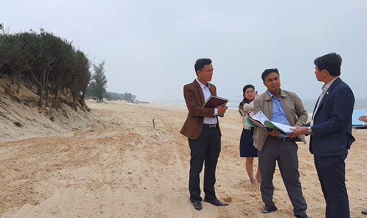 Kiểm tra công tác chuẩn bị cho mùa du lịch năm 2021 tại bãi tắm biển Bảo Ninh