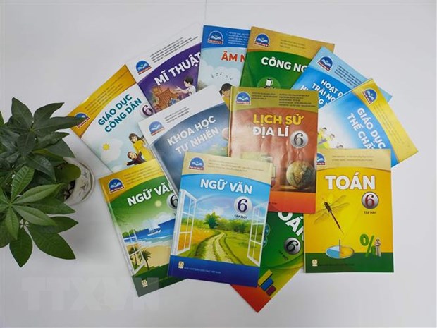 Bộ sách Chân trời sáng tạo lớp 6 của Nhà xuất bản Giáo dục Việt Nam. (Ảnh: TTXVN phát)