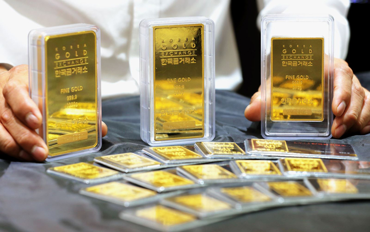 Vàng miếng được trưng bày tại sàn giao dịch ở Seoul, Hàn Quốc. Ảnh: Yonhap/TTXVN