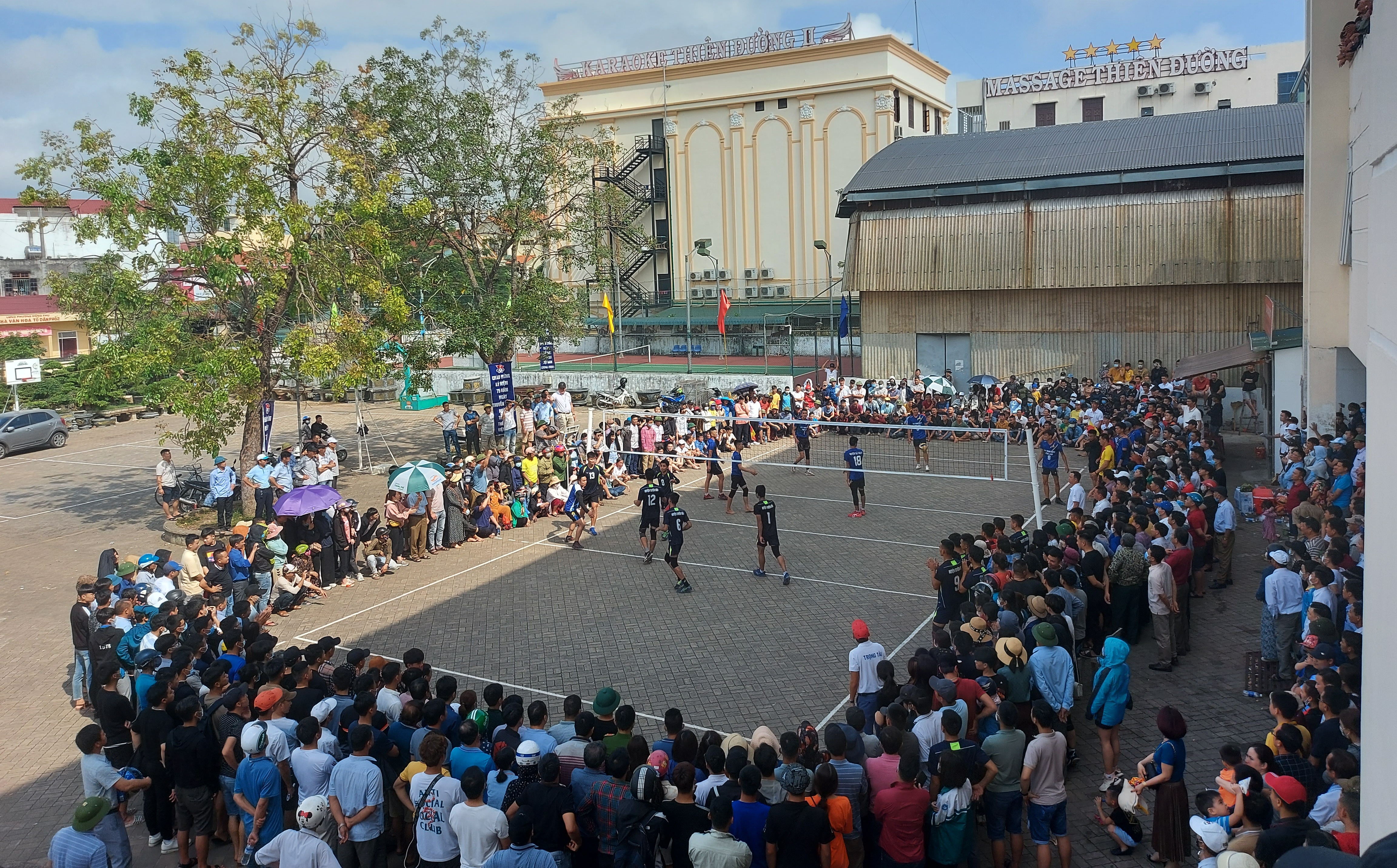 Trận chung kết nam Giải bóng chuyền Đại hội Thể dục thể thao tỉnh Quảng Bình lần thứ IX diễn ra kịch tính, hấp dẫn.