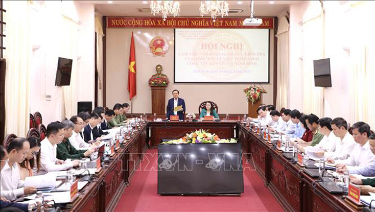 Chiều 16/3, Đoàn giám sát, kiểm tra của Hội đồng Bầu cử Quốc gia, Ủy ban Ban Thường vụ Quốc hội và Tiểu ban an ninh, trật tự, an toàn xã hội và y tế, đã có buổi làm việc với tỉnh Ninh Bình về công tác chuẩn bị bầu cử. Ảnh: Hải Yến/TTXVN.