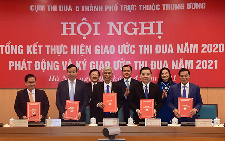 Đại diện lãnh đạo 5 thành phố trực thuộc Trung ương ký kết giao ước thi đua năm 2021  