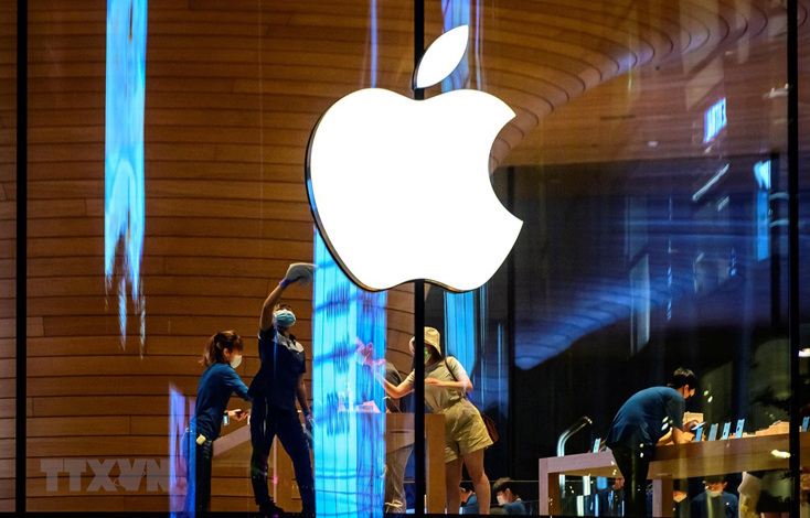 Biểu tượng Apple tại một cửa hàng của hãng ở Bangkok, Thái Lan. (Ảnh: AFP/TTXVN)