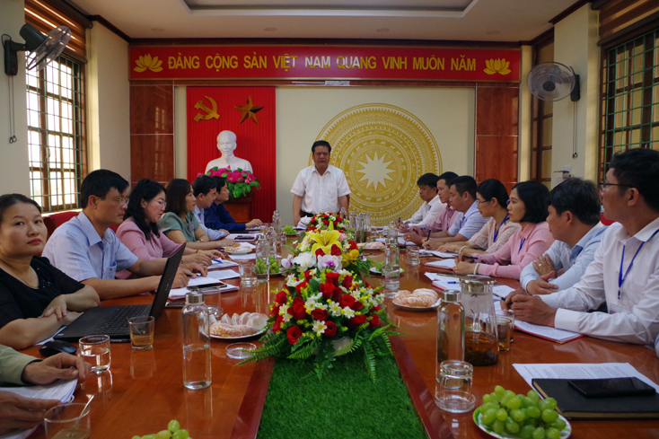  Đồng chí Bí thư Thành ủy Đồng Hới Trần Phong chủ trì buổi làm việc với Đảng ủy phường Đức Ninh Đông